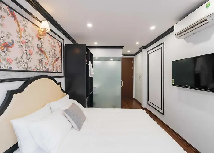 Charming Moon Hotel